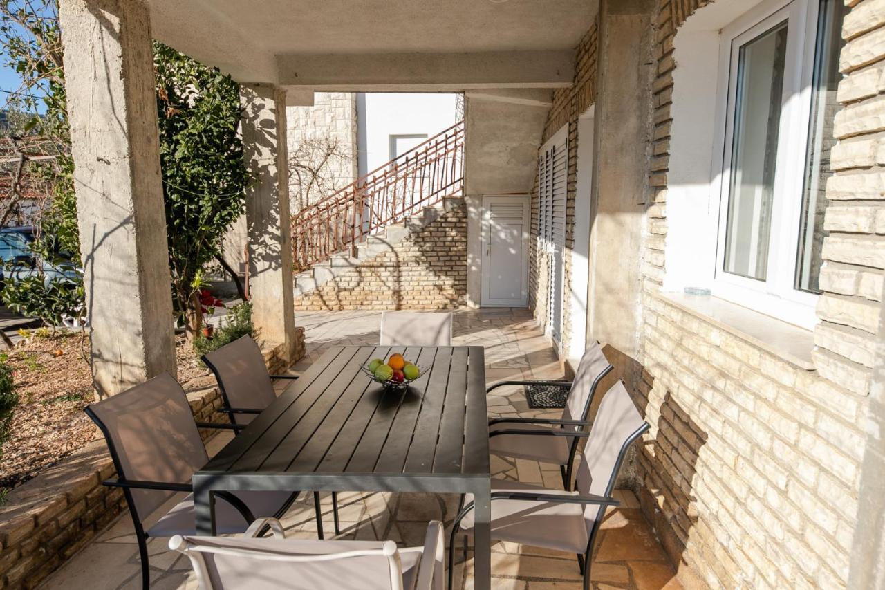 Apartments Mate Vinišće 外观 照片