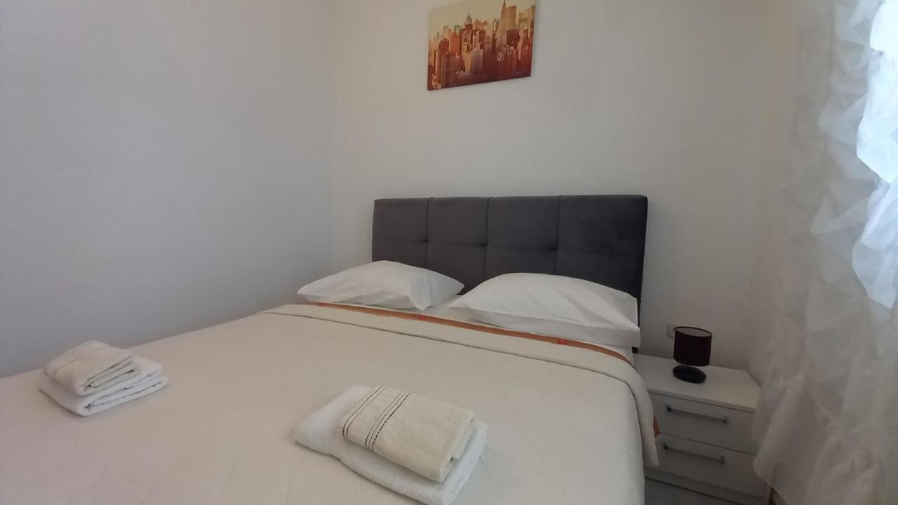 Apartments Mate Vinišće 外观 照片