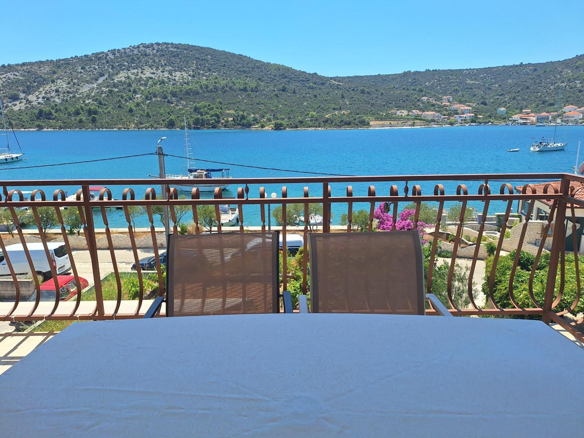 Apartments Mate Vinišće 外观 照片
