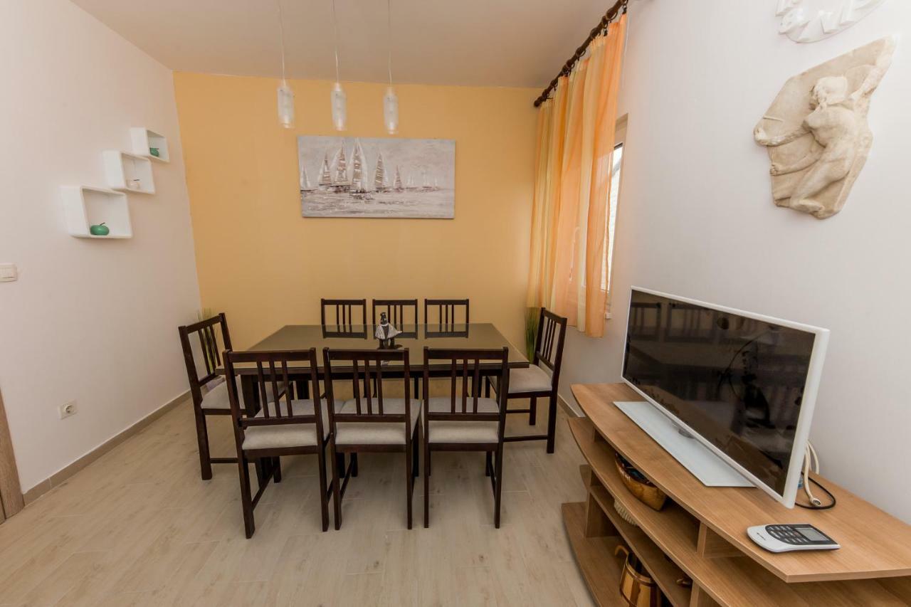 Apartments Mate Vinišće 外观 照片