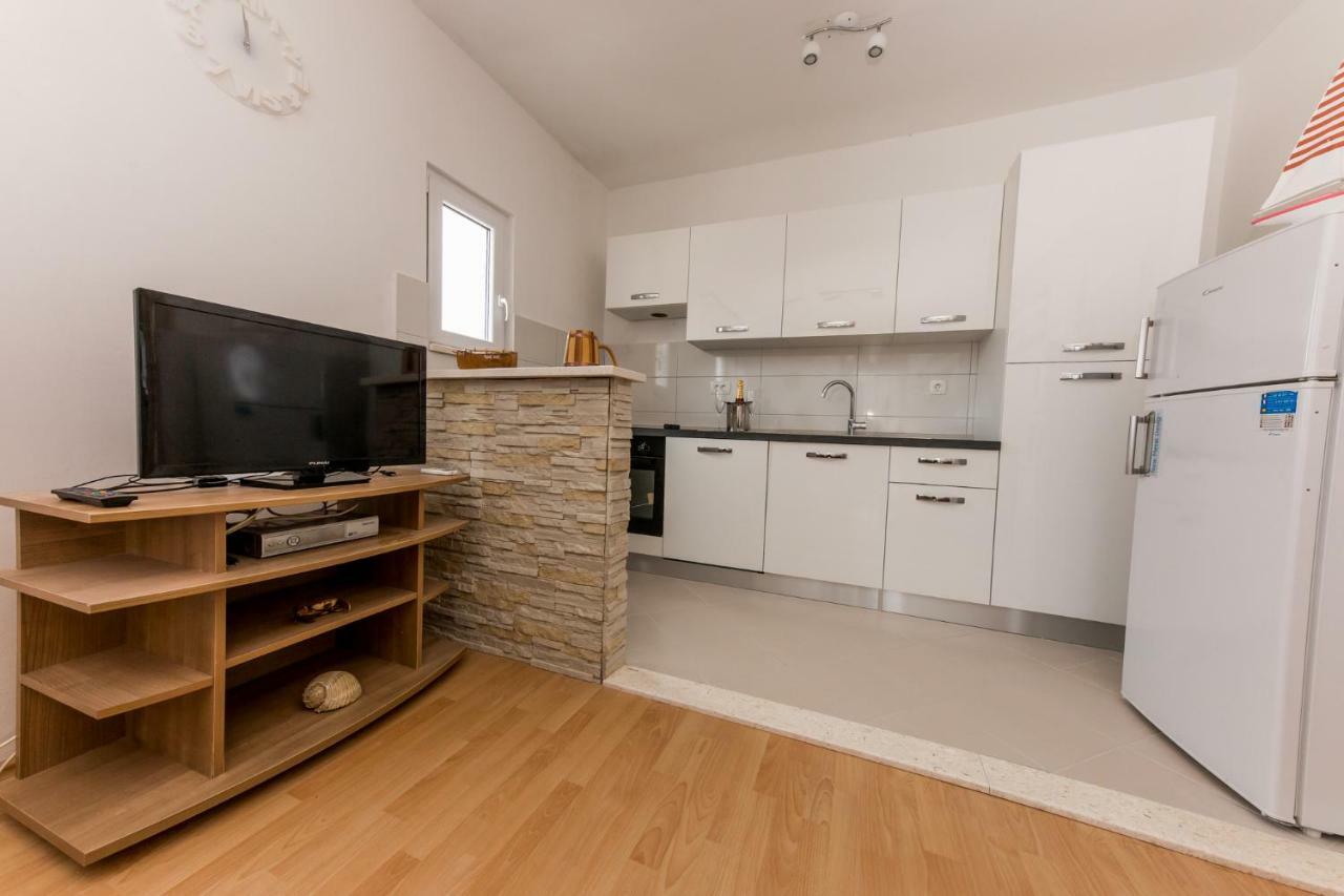 Apartments Mate Vinišće 外观 照片