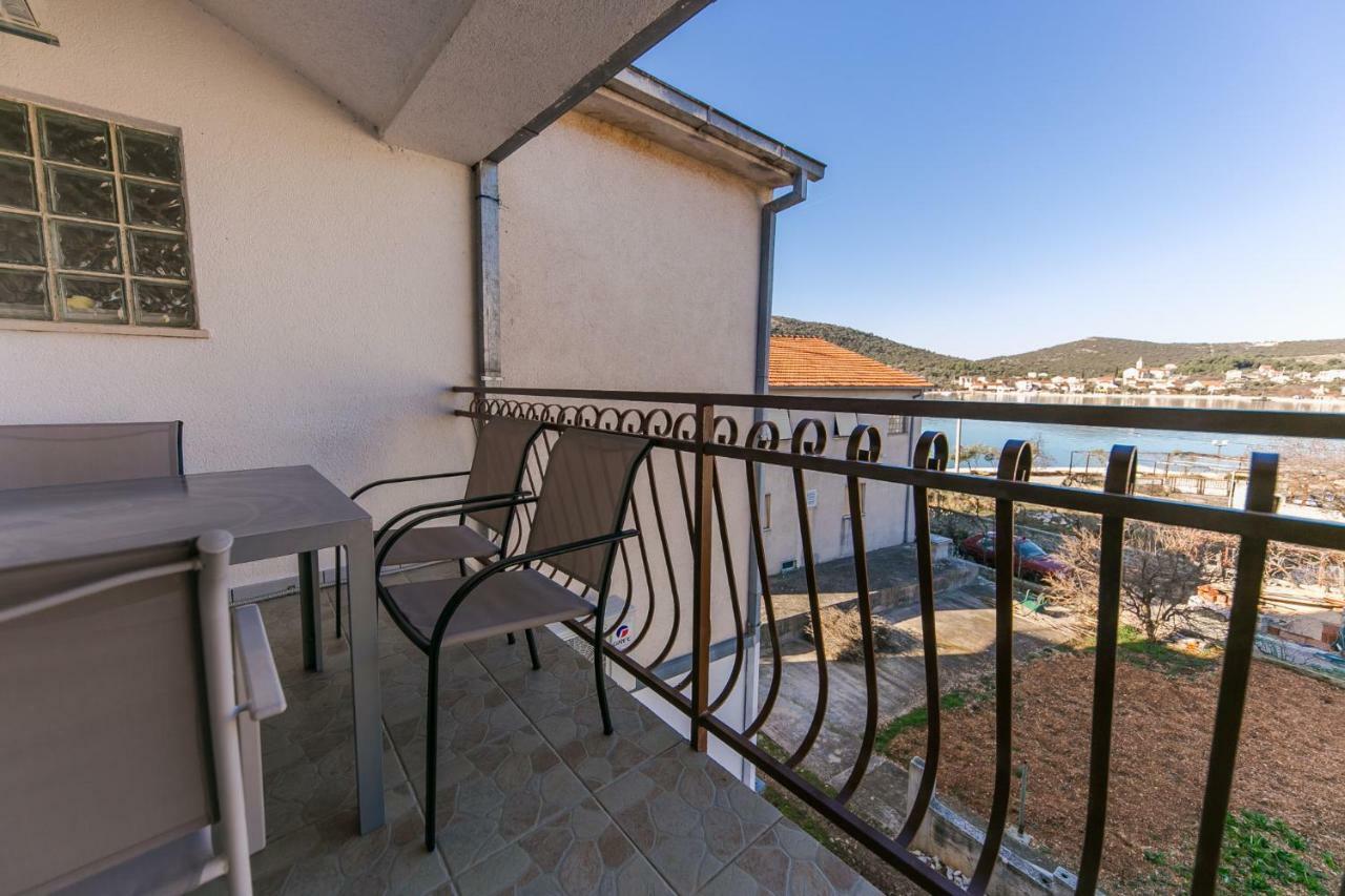 Apartments Mate Vinišće 外观 照片