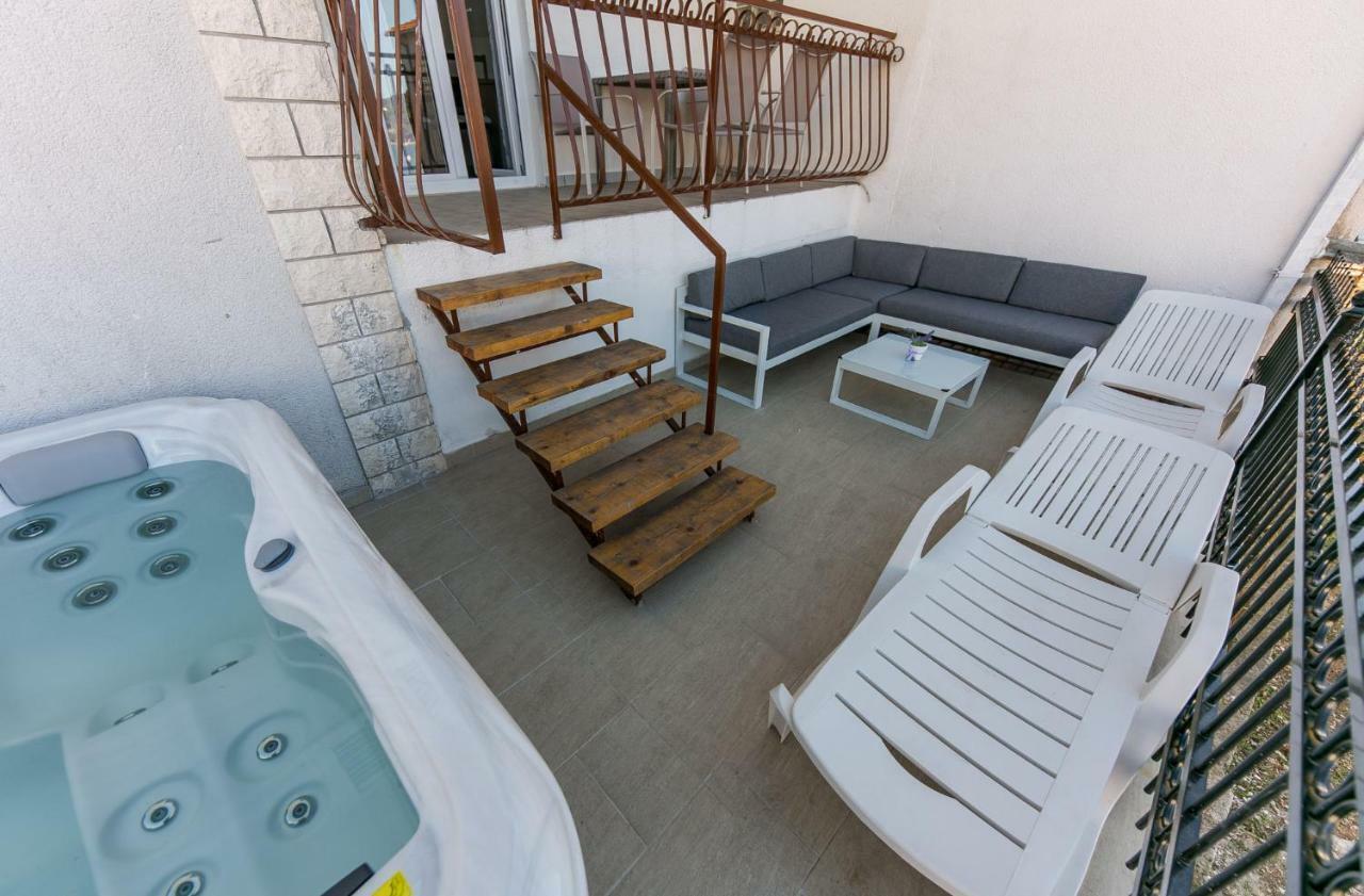 Apartments Mate Vinišće 外观 照片